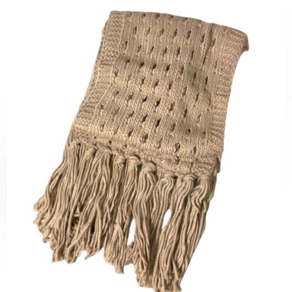 Boutique‎ Long cable knit fringe neutral soft scarf